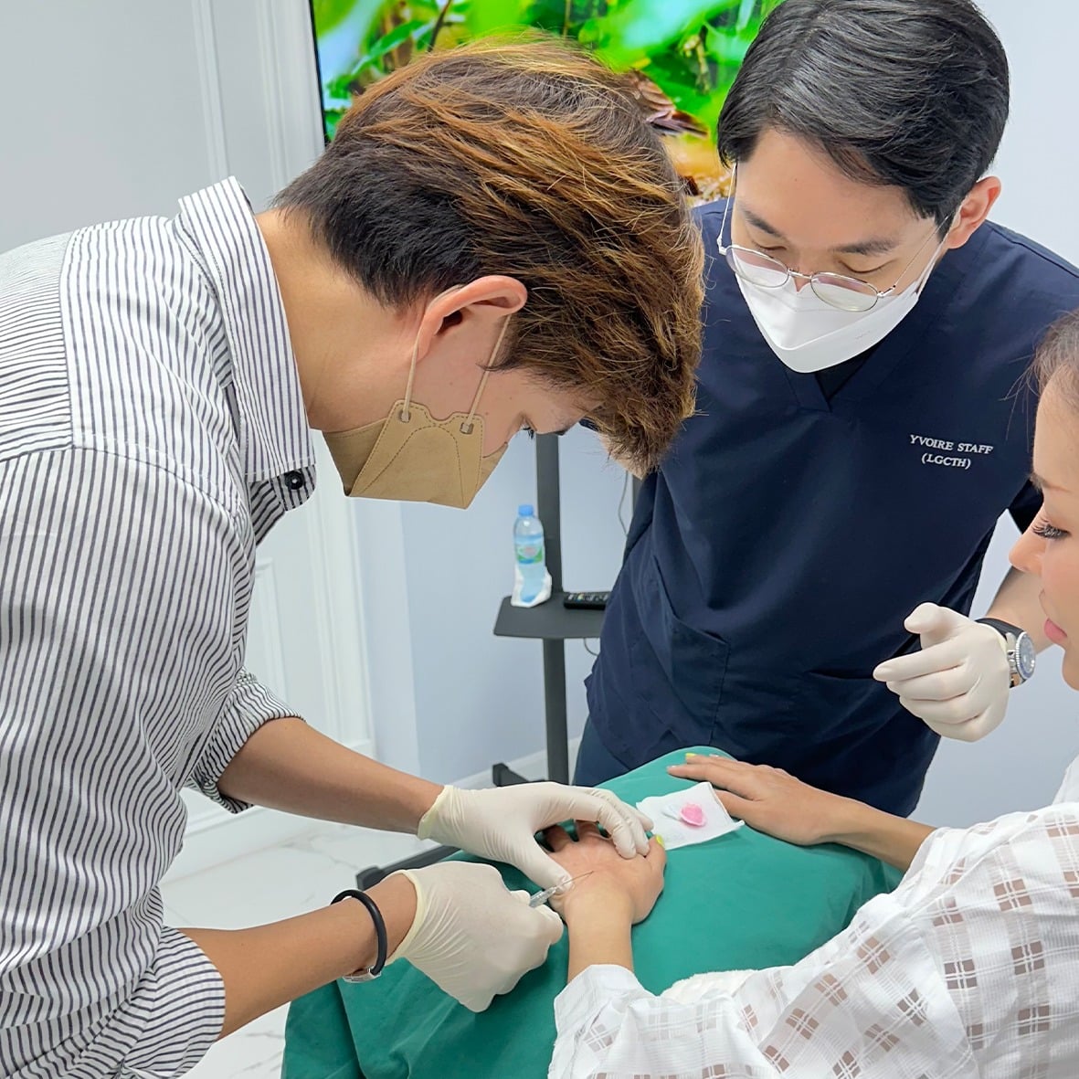 เติมฟิลเลอร์มือ