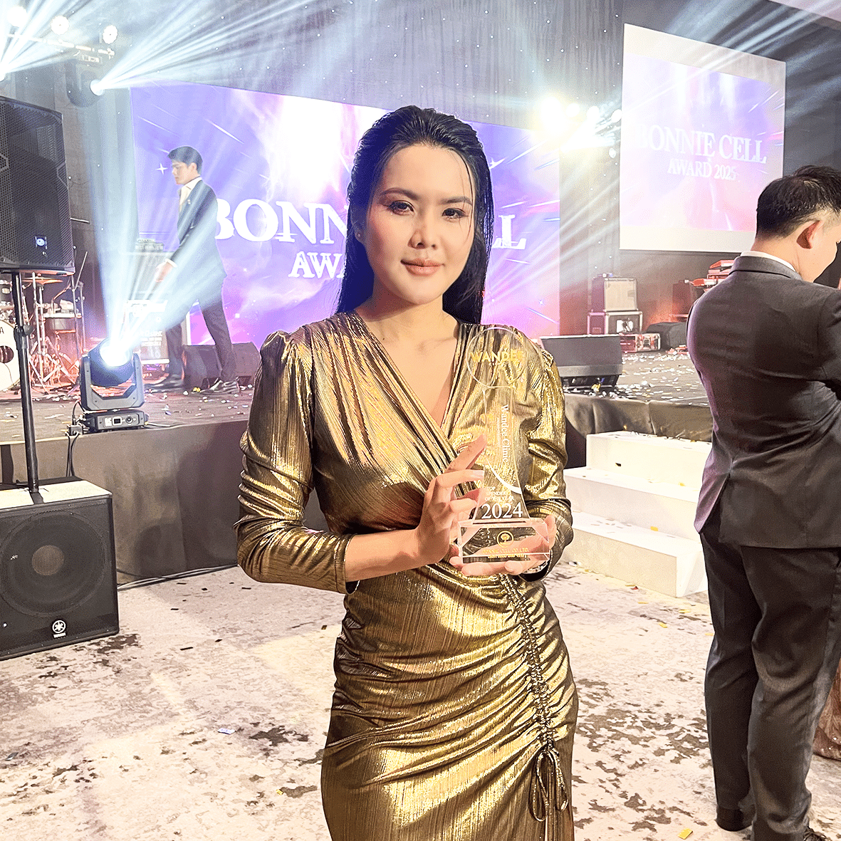 Wandee Clinic รับรางวัลจาก Bonnie Cell