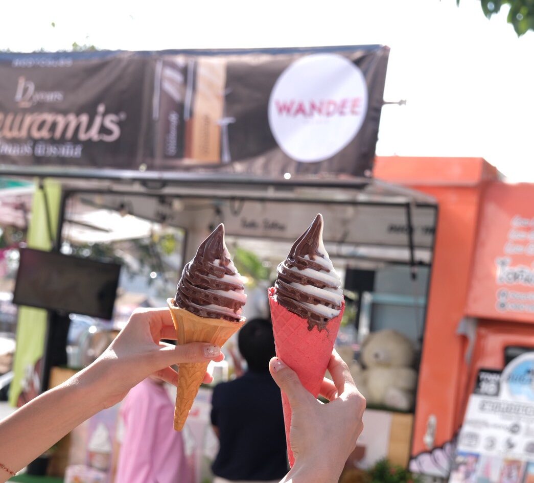 Wandee X Medyceles แจกความหวาน รับวาเลนไทน์