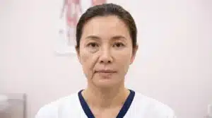 ภาพสื่อการประเมินใบหน้าว่าปัญหาเหมาะกับฟิลเลอร์หรือร้อยไหม โดยดูวอลลุ่มยุบและแนวผิวหย่อน